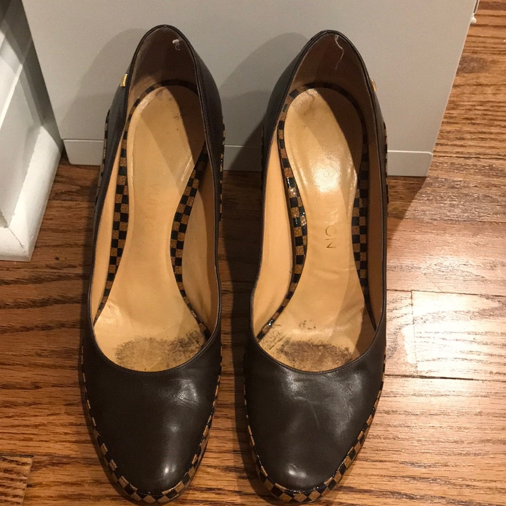 Louis Vuitton Damier pumps